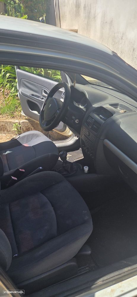 Renault Clio 1.2 16V Billabong QuickS - 3