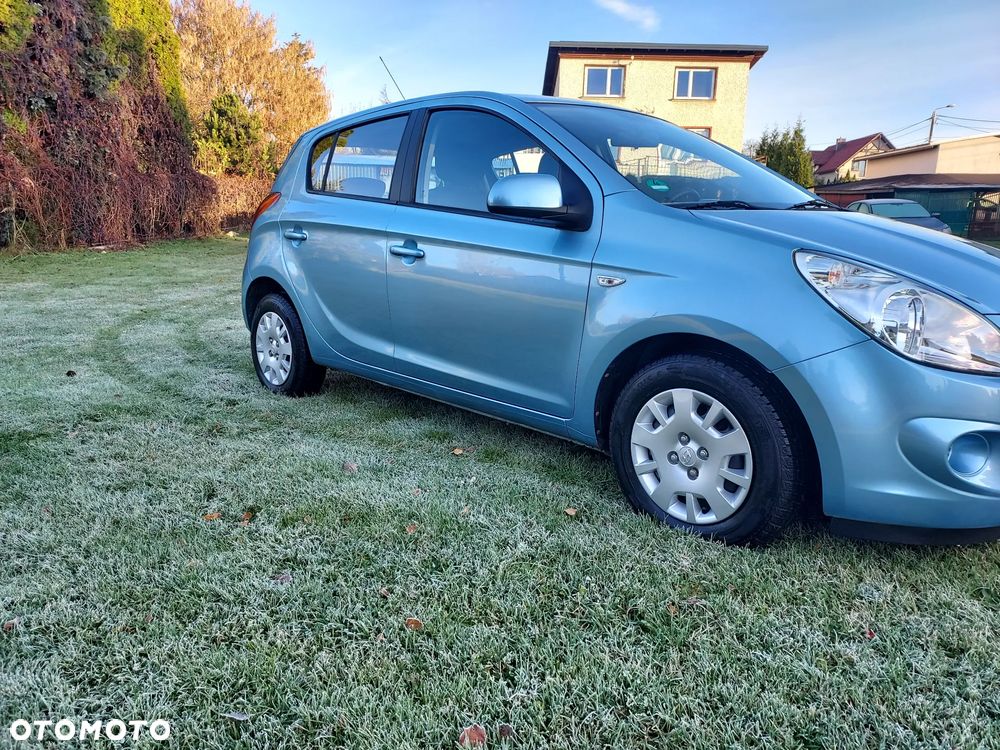 Hyundai i20 1.2 Classic + - 8