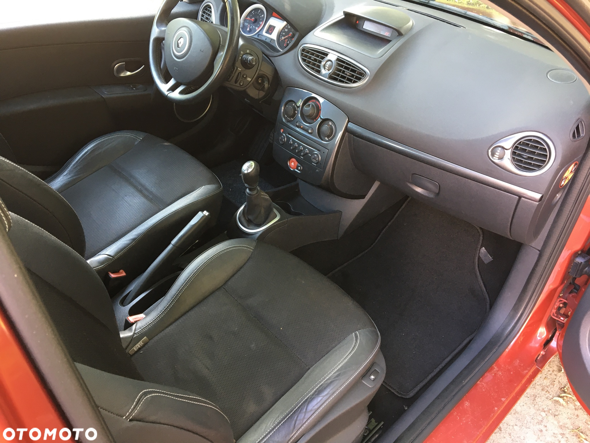 Renault Clio 1.5 dCi FAP Privilege - 10