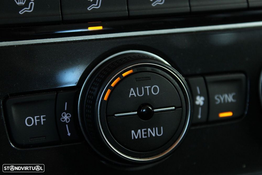 VW Golf Variant 1.6 TDi Highline - 23