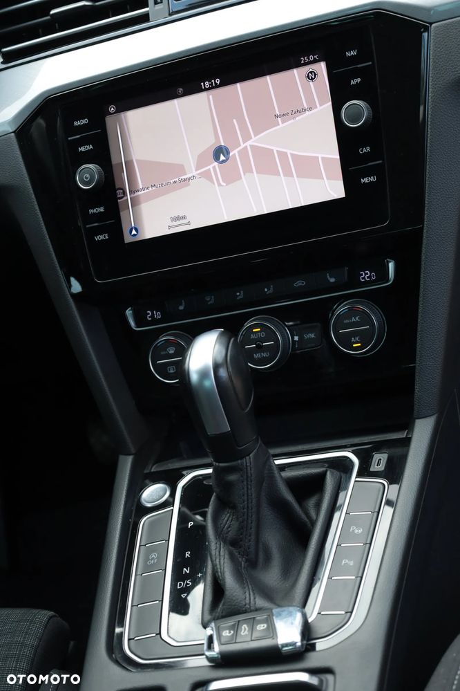 Volkswagen Passat 2.0 TDI EVO Elegance DSG - 17
