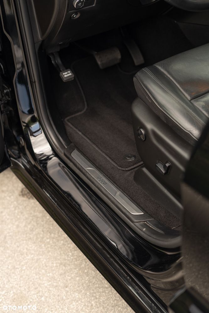 Jeep Grand Cherokee 5.7 V8 HEMI 4WD Automatik Overland - 16