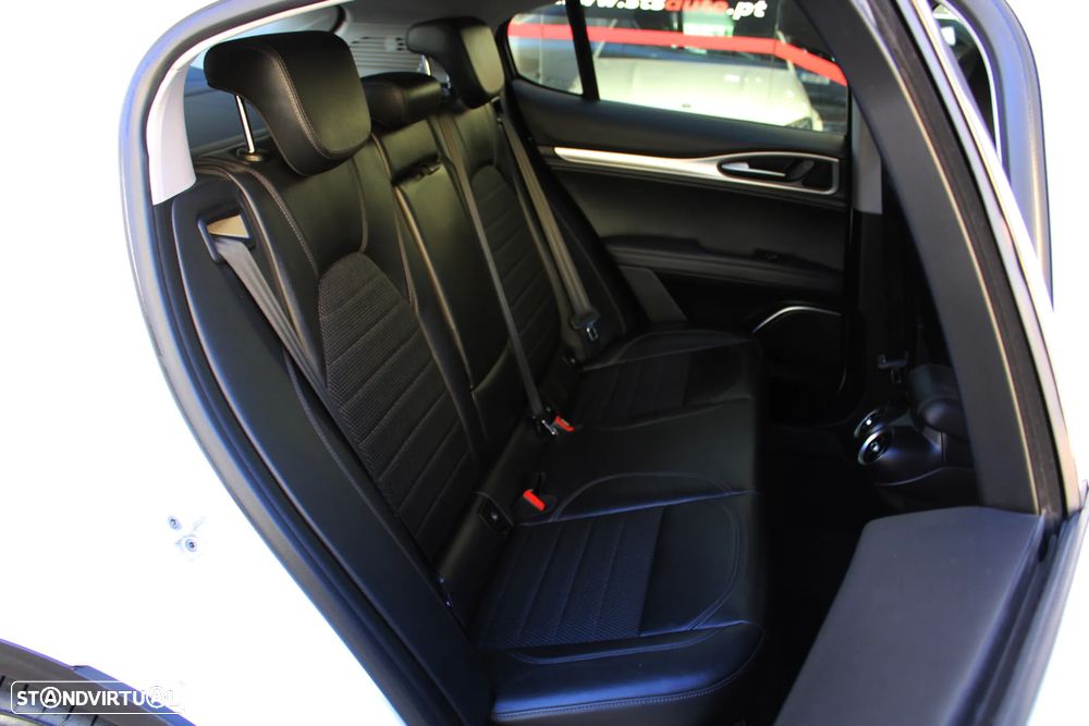 Alfa Romeo Stelvio 2.2 D Super AT8 - 28