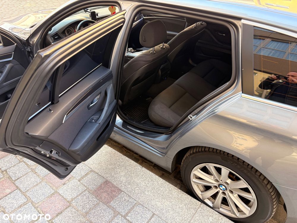 BMW Seria 5 520d xDrive - 6