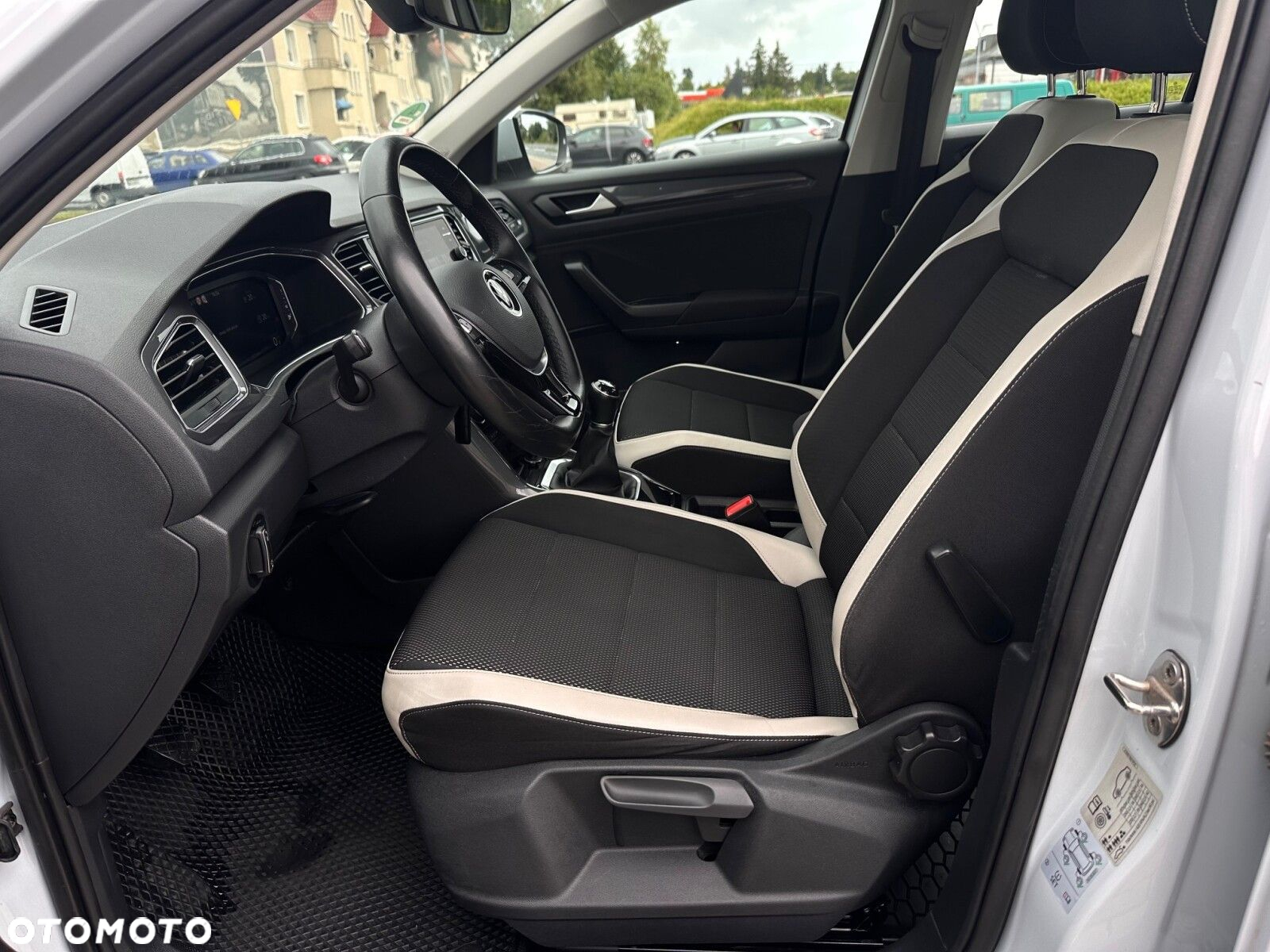 Volkswagen T-Roc 2.0 TDI SCR DPF Premium - 9