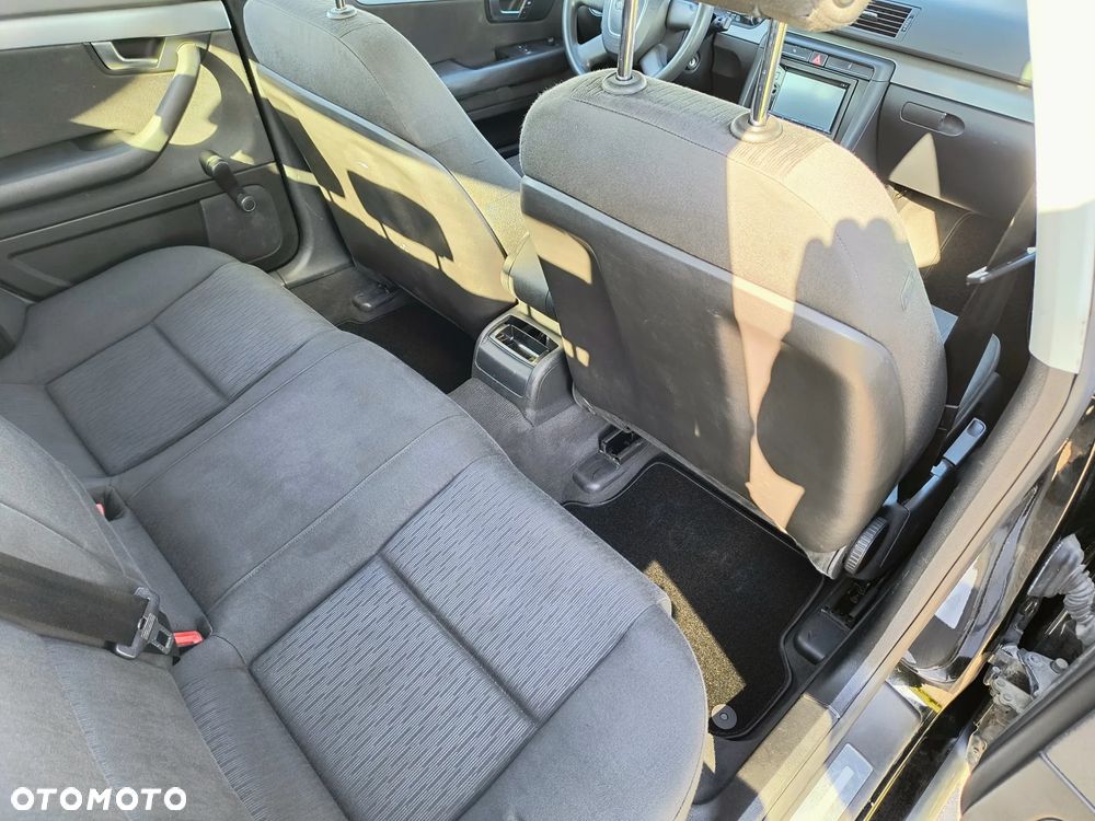 Audi A4 Limousine - 16