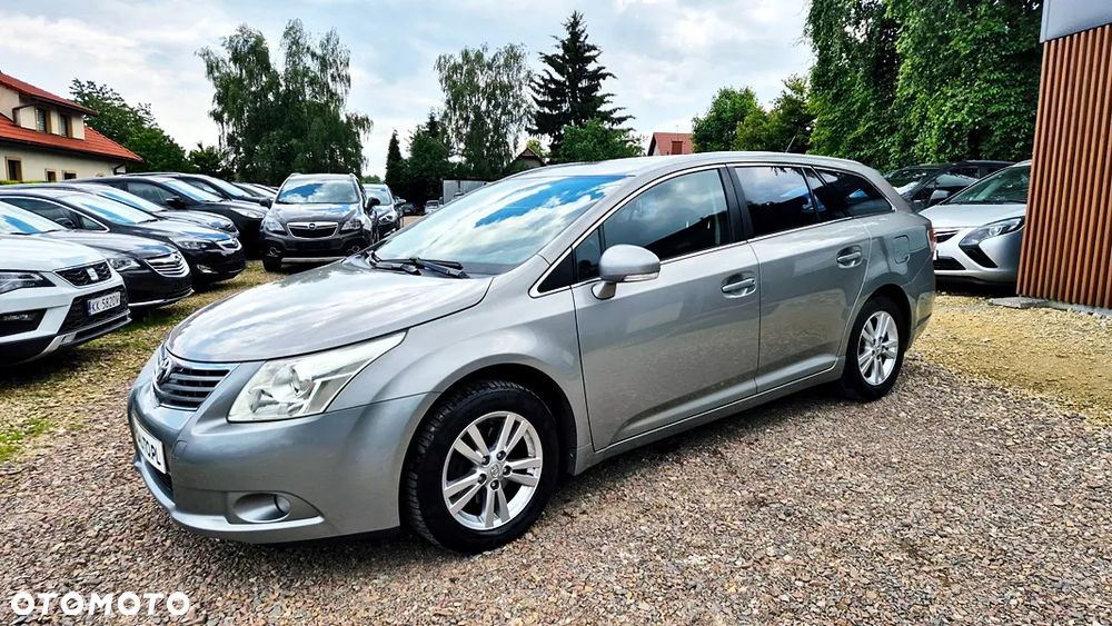 Toyota Avensis 2.0 Sol plus NAVI - 24