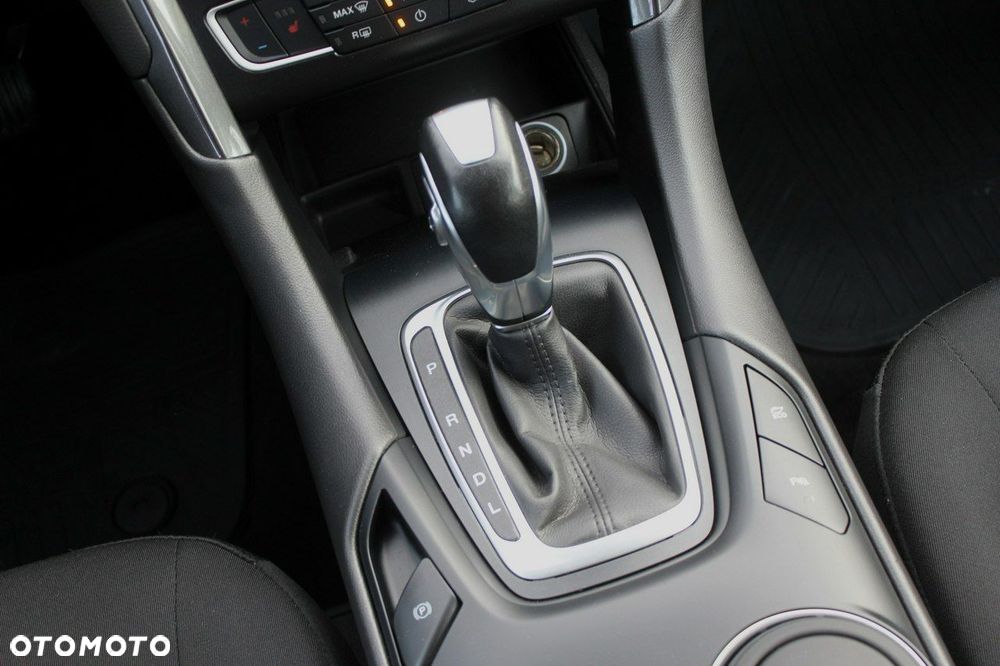 Ford Mondeo SW 2.0 Hybrid Trend - 19