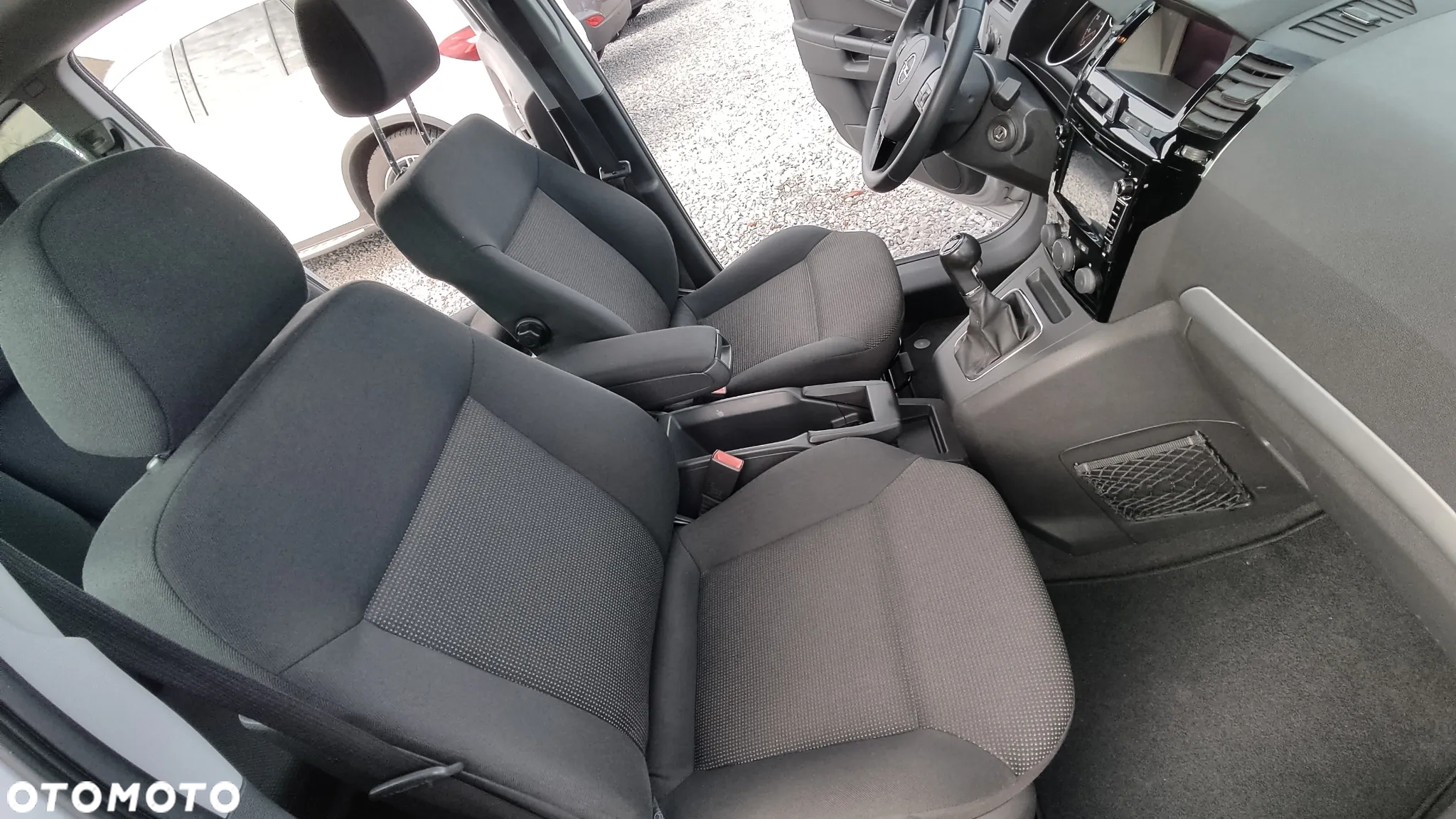 Opel Zafira 1.8 Cosmo - 28