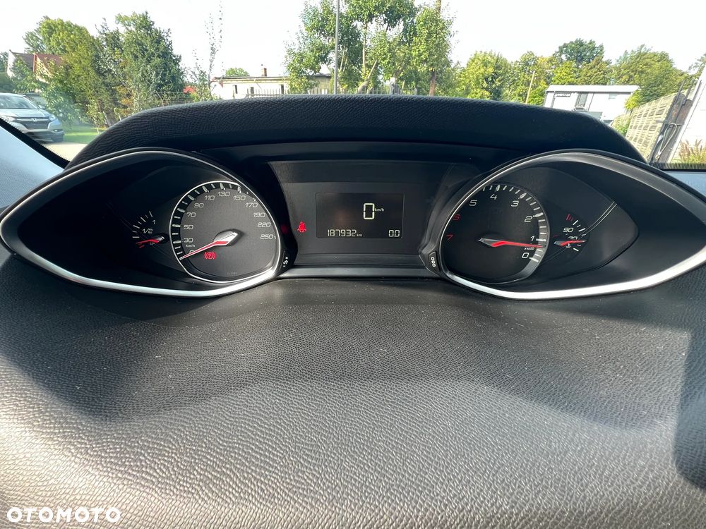 Peugeot 308 125 THP Active - 23