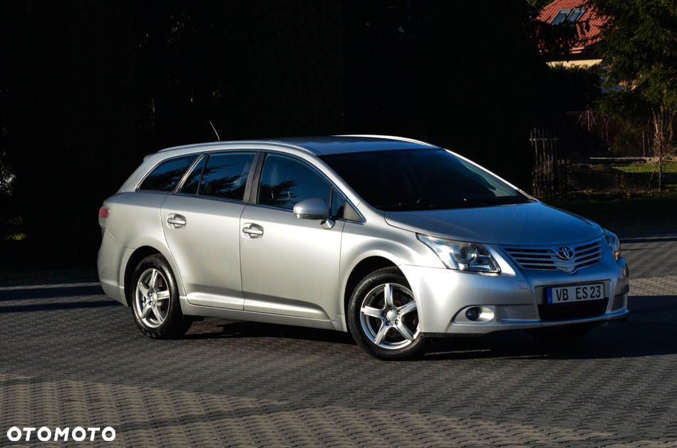 Toyota Avensis 1.8 Comfort - 4