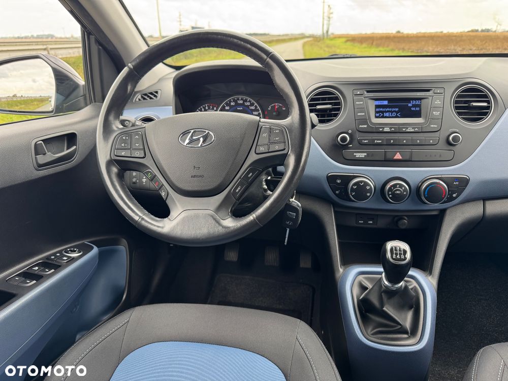 Hyundai i10 1.2 Fifa World Cup Edition - 26