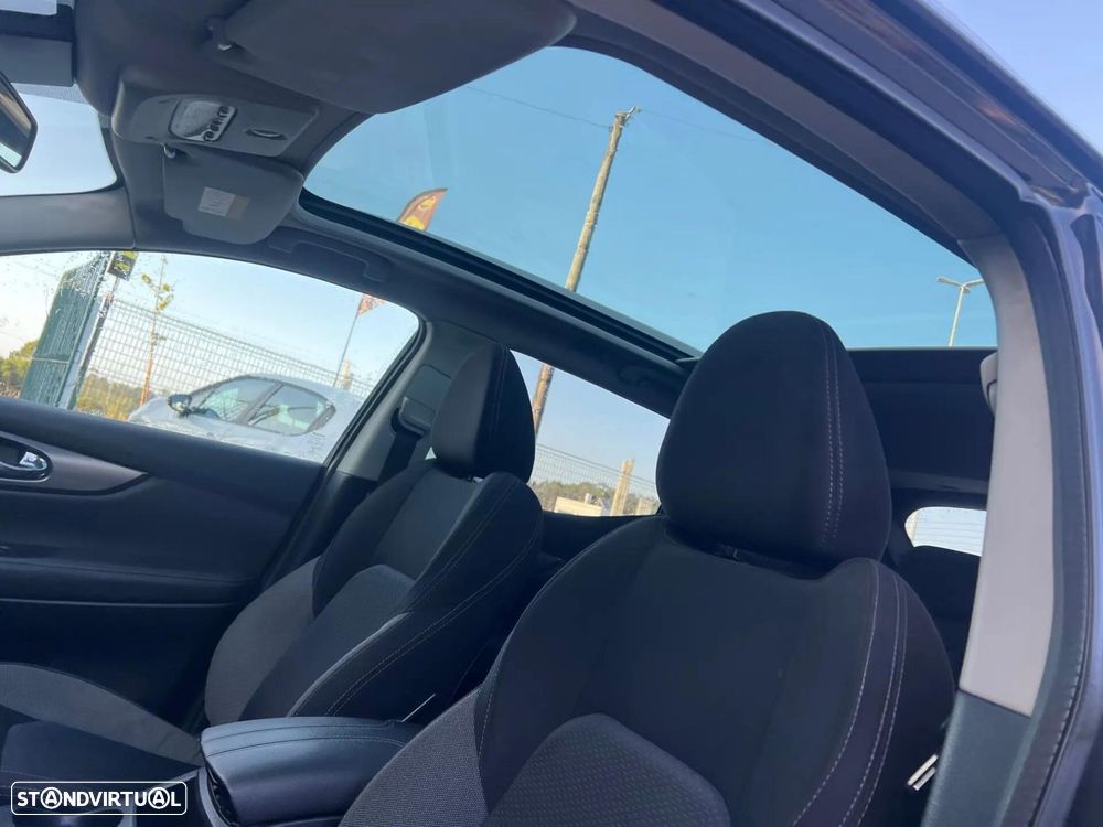 Nissan Qashqai 1.5 dCi N-Connecta J18+Led - 17