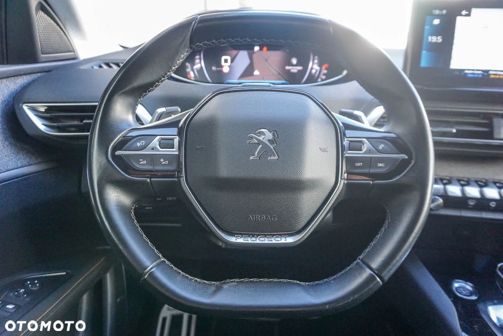 Peugeot 3008 1.2 PureTech Road Trip S&S EAT8 - 11