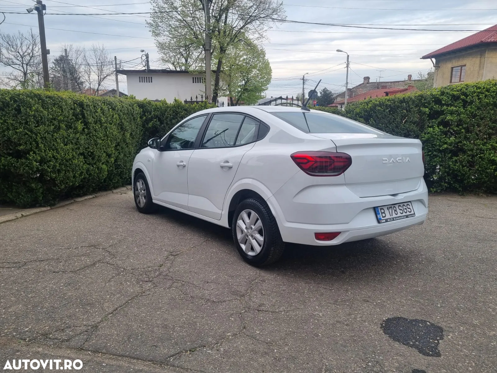 Dacia Logan TCe 90 MT6 Comfort - 4