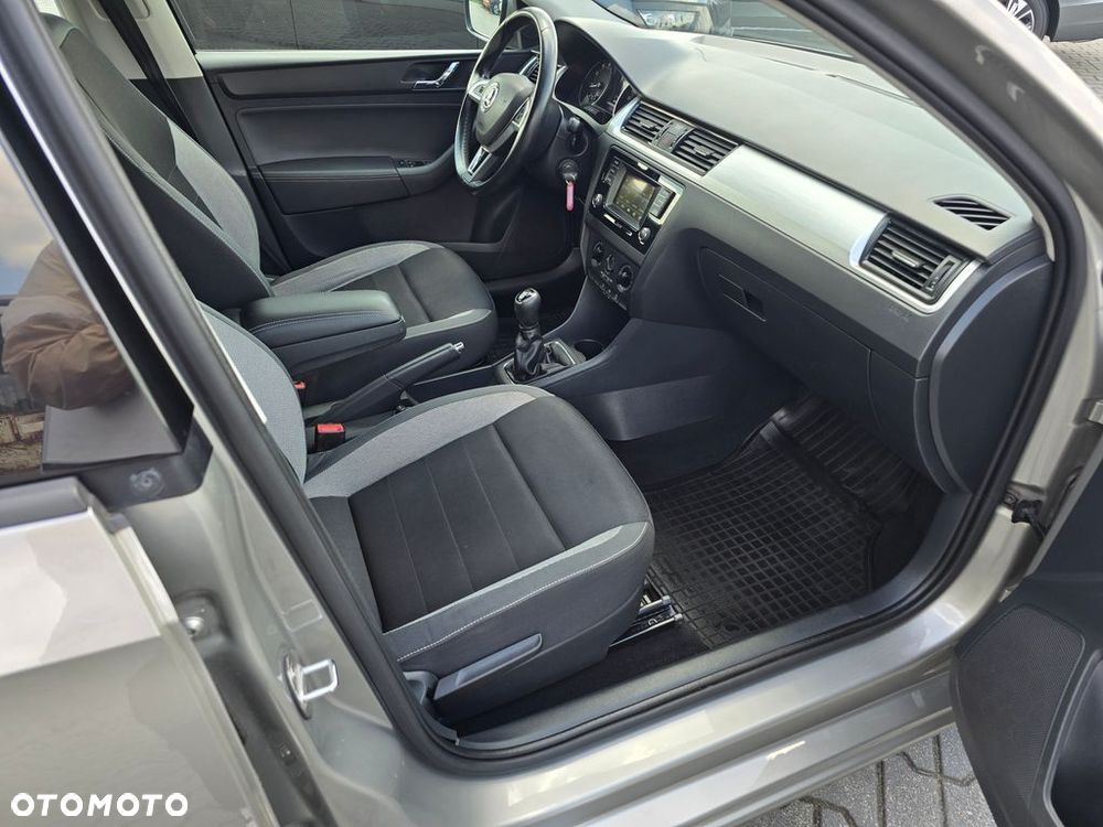 Skoda RAPID 1.2 TSI Ambition - 11