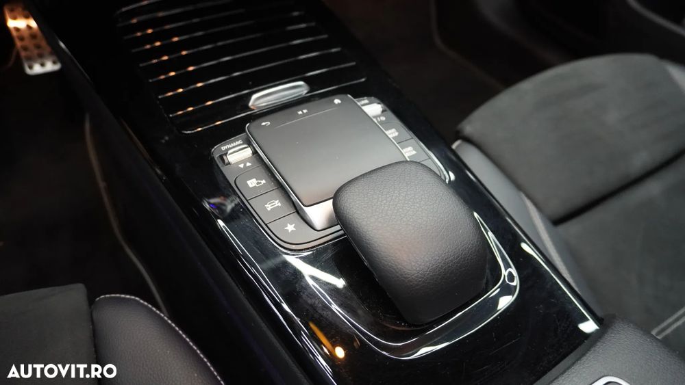 Mercedes-Benz CLA 200 7G-DCT AMG Line - 38