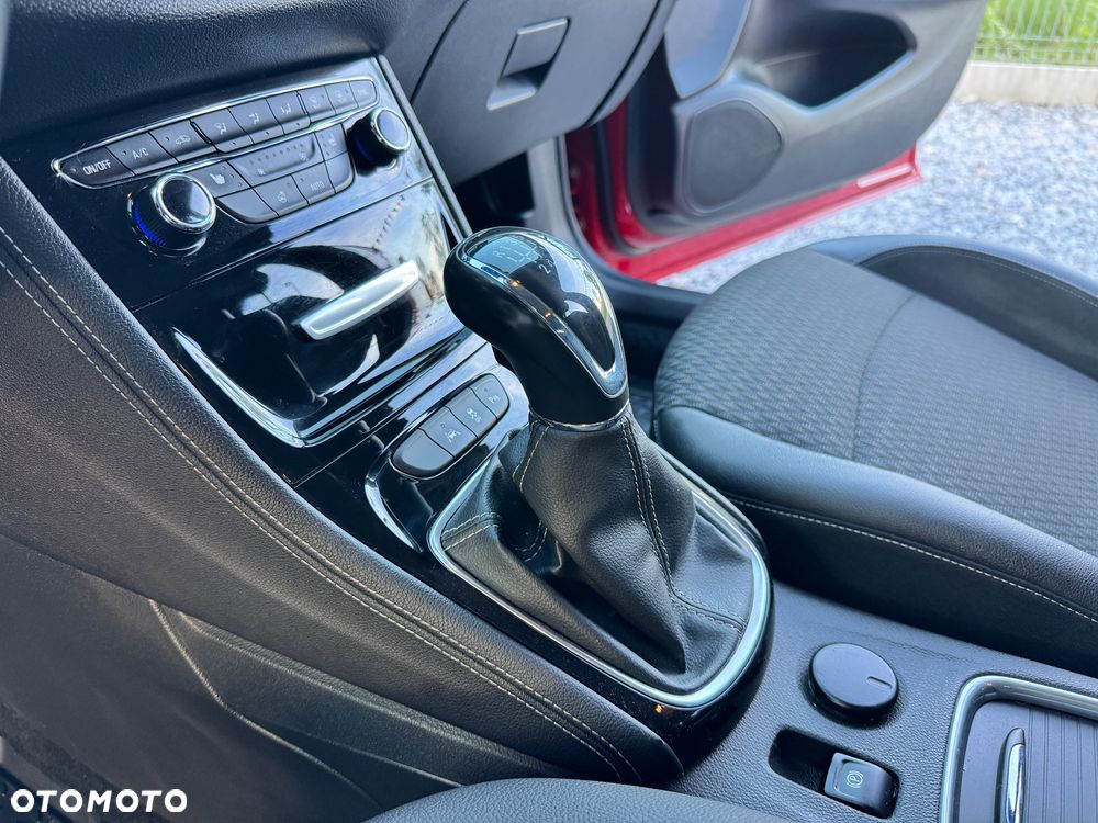 Opel Astra 1.4 Turbo Innovation - 32