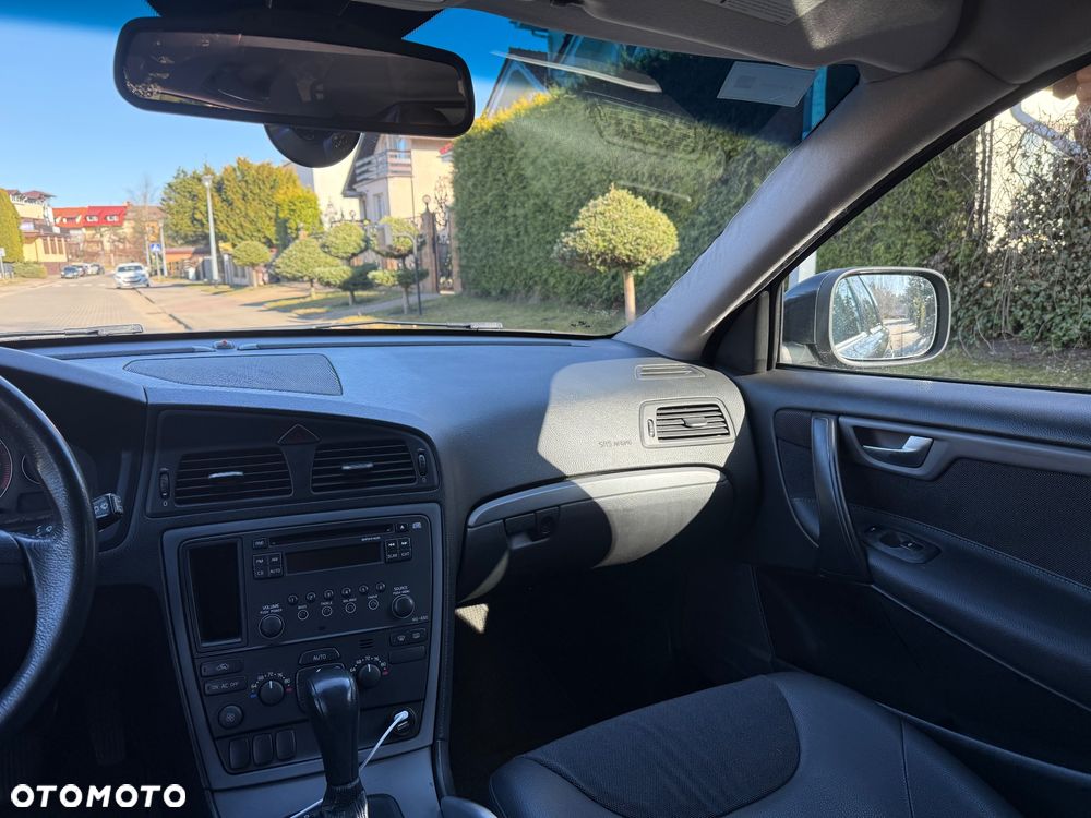 Volvo XC 70 AWD Momentum - 21