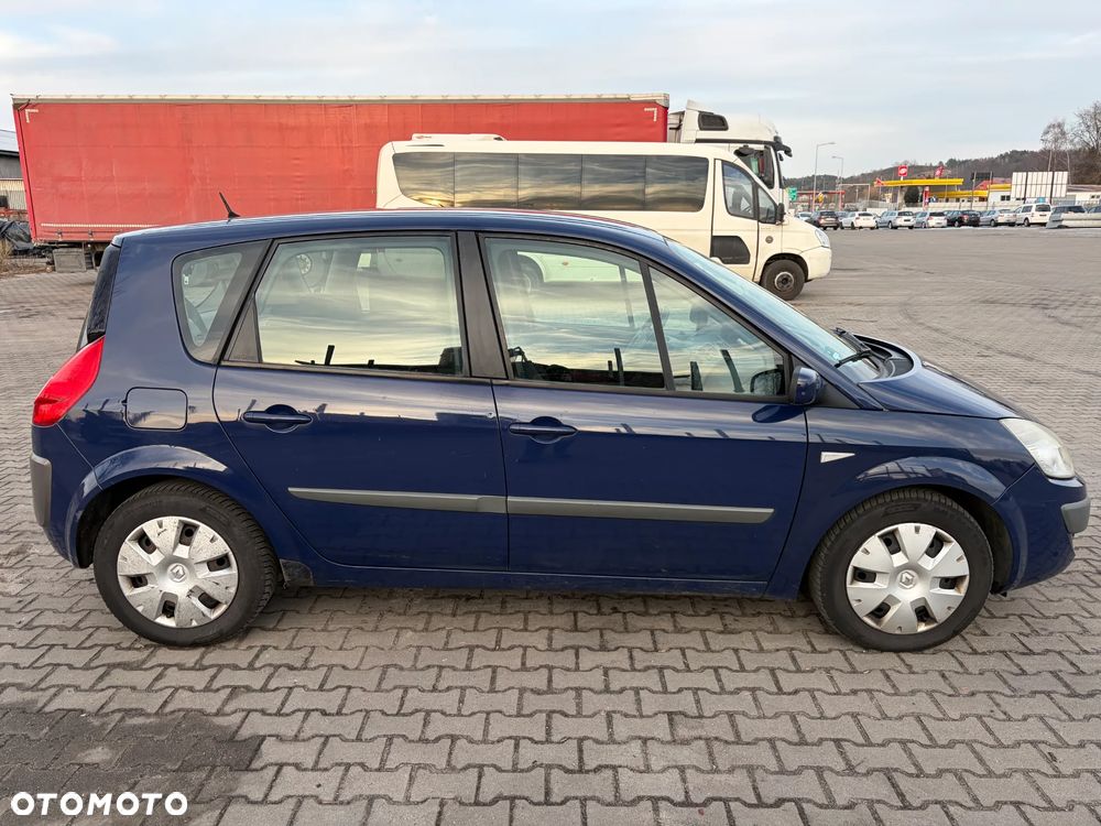Renault Scenic 1.9 dCi FAP Avantage - 6