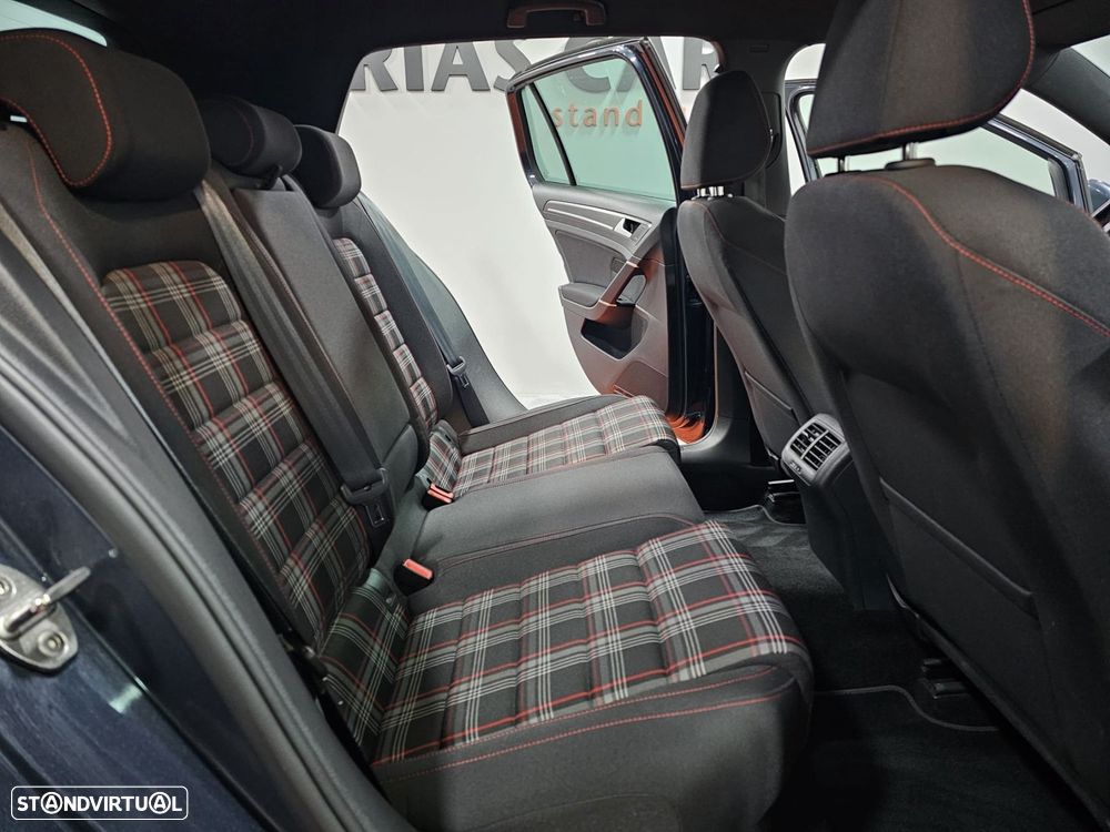VW Golf 2.0 TSI GTI DSG Performance - 12