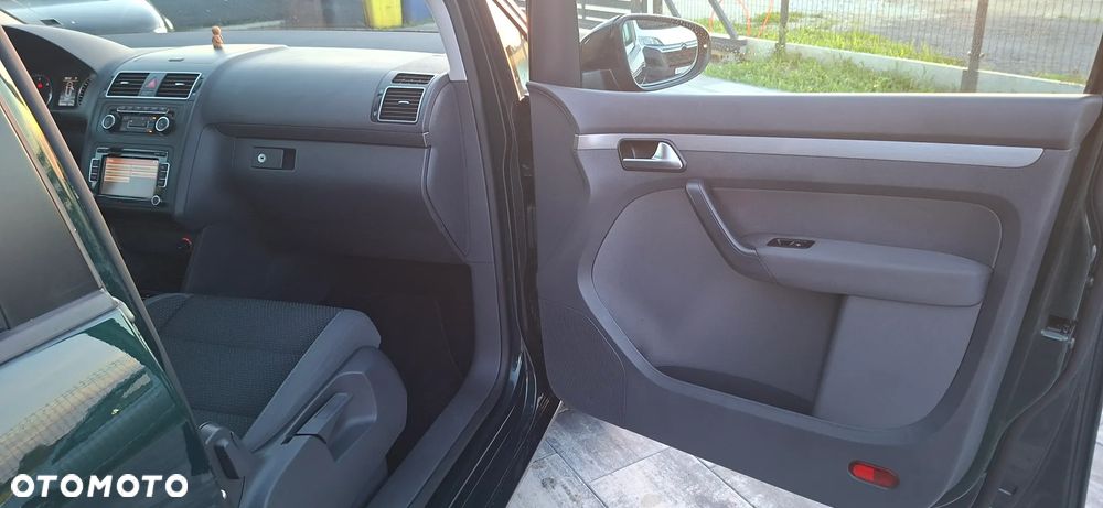 Volkswagen Touran 2.0 TDI DPF DSG Highline - 22
