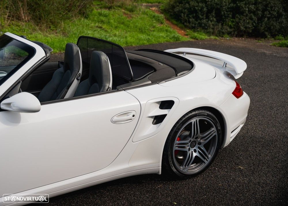 Porsche 911 (997) Turbo Cabriolet - 37