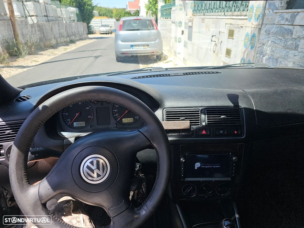 Volkswagen Golf 1.9 TDi GT Special — fotografia 11