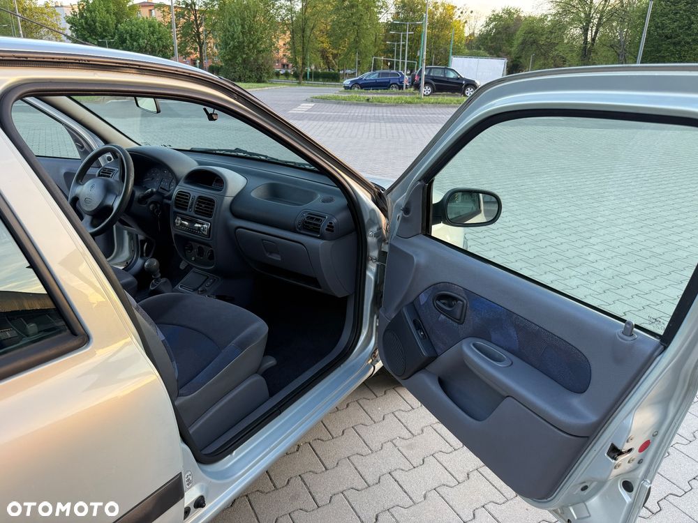Renault Clio 1.4i RT - 21