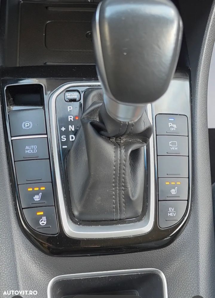 Hyundai IONIQ Plug-in-Hybrid 1.6 GDI Style - 17