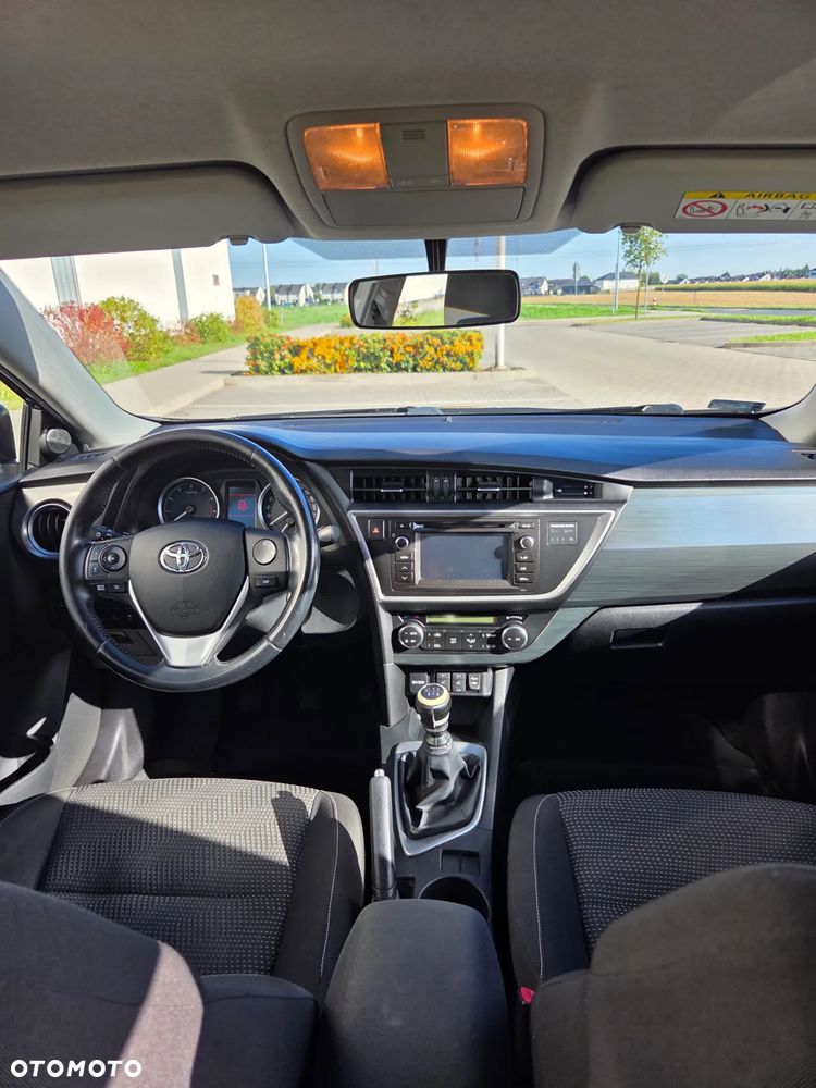 Toyota Auris 1.6 Premium Comfort - 17