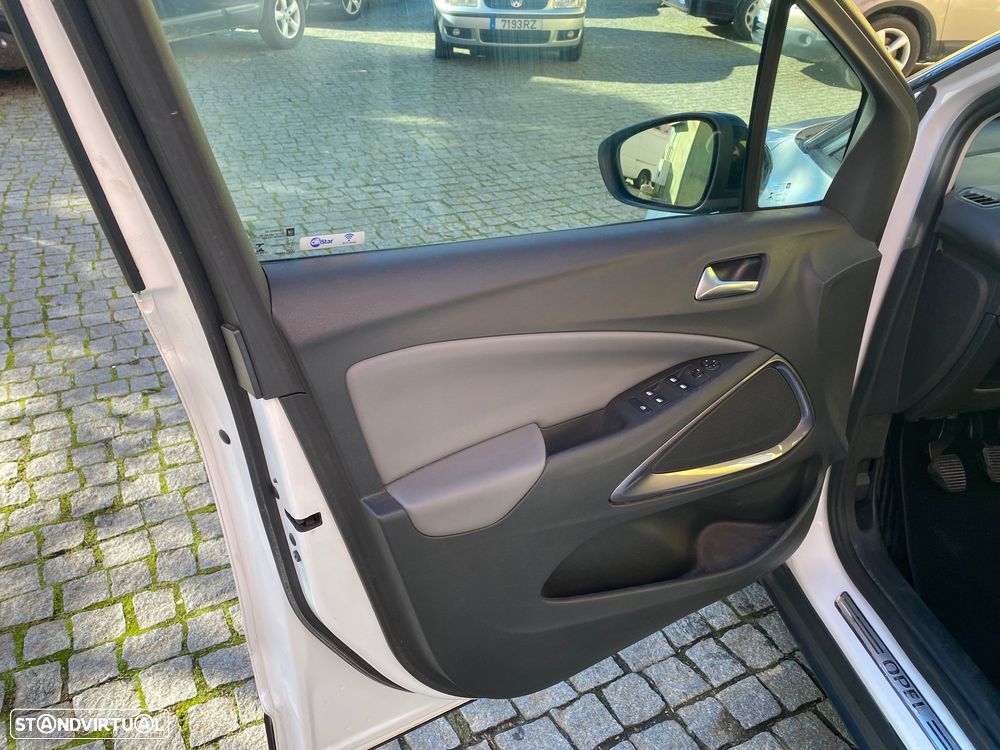 Opel Crossland X 1.6 CDTi Innovation - 26