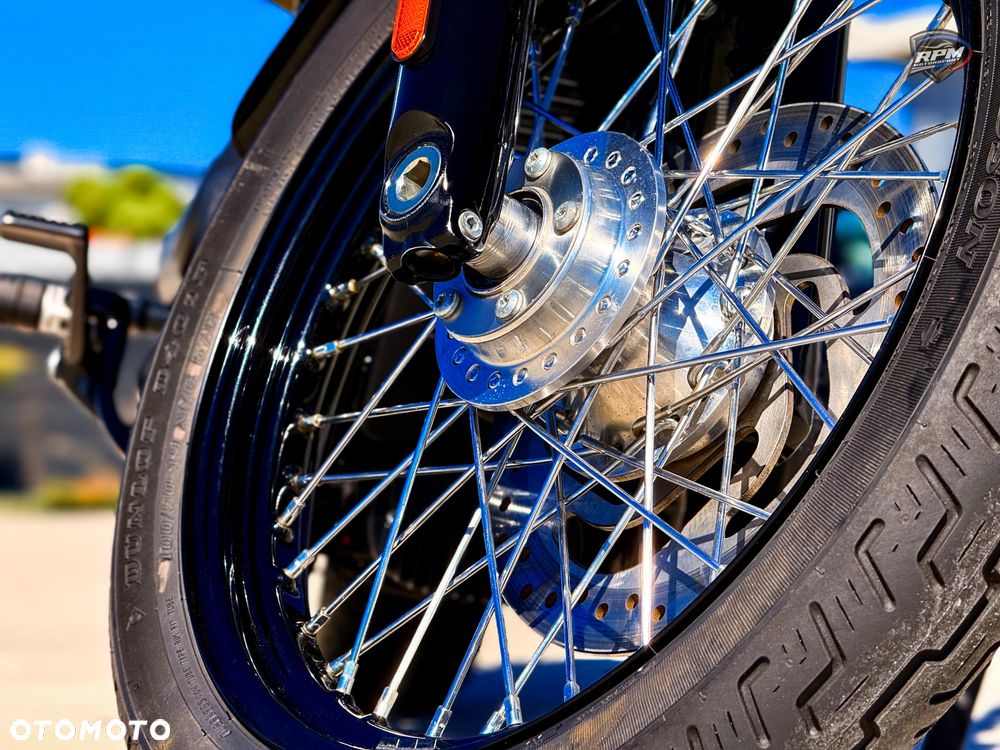 Harley-Davidson Softail Street Bob - 14