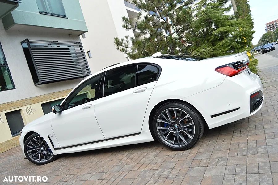 BMW Seria 7 730d xDrive MHEV - 23