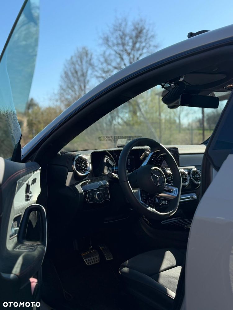 Mercedes-Benz CLA - 9