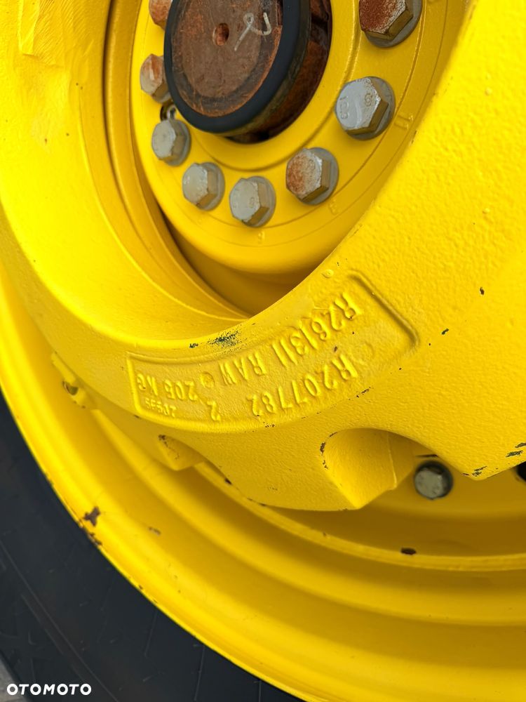 John Deere 7270R - 29