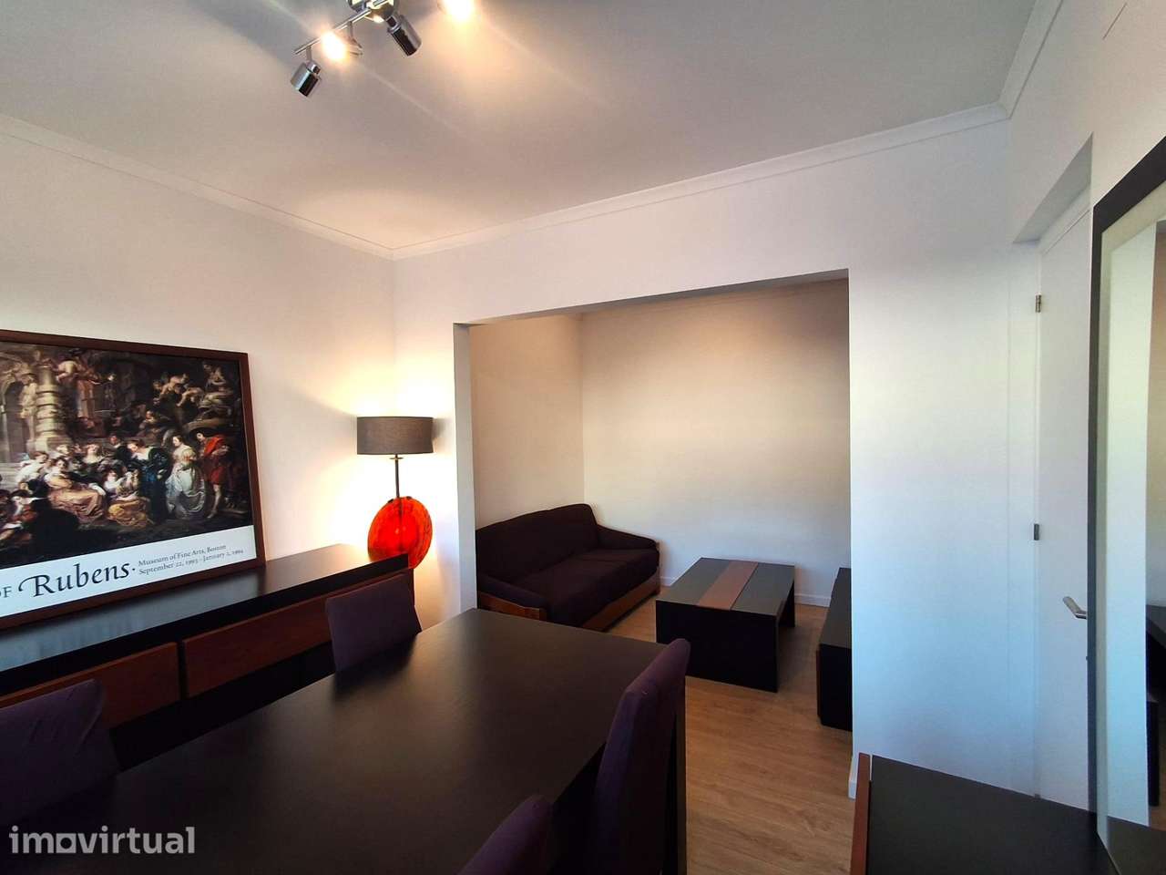 Apartamento T2 totalmente renovado em Linda-a-Velha - Grande imagem: 2/16