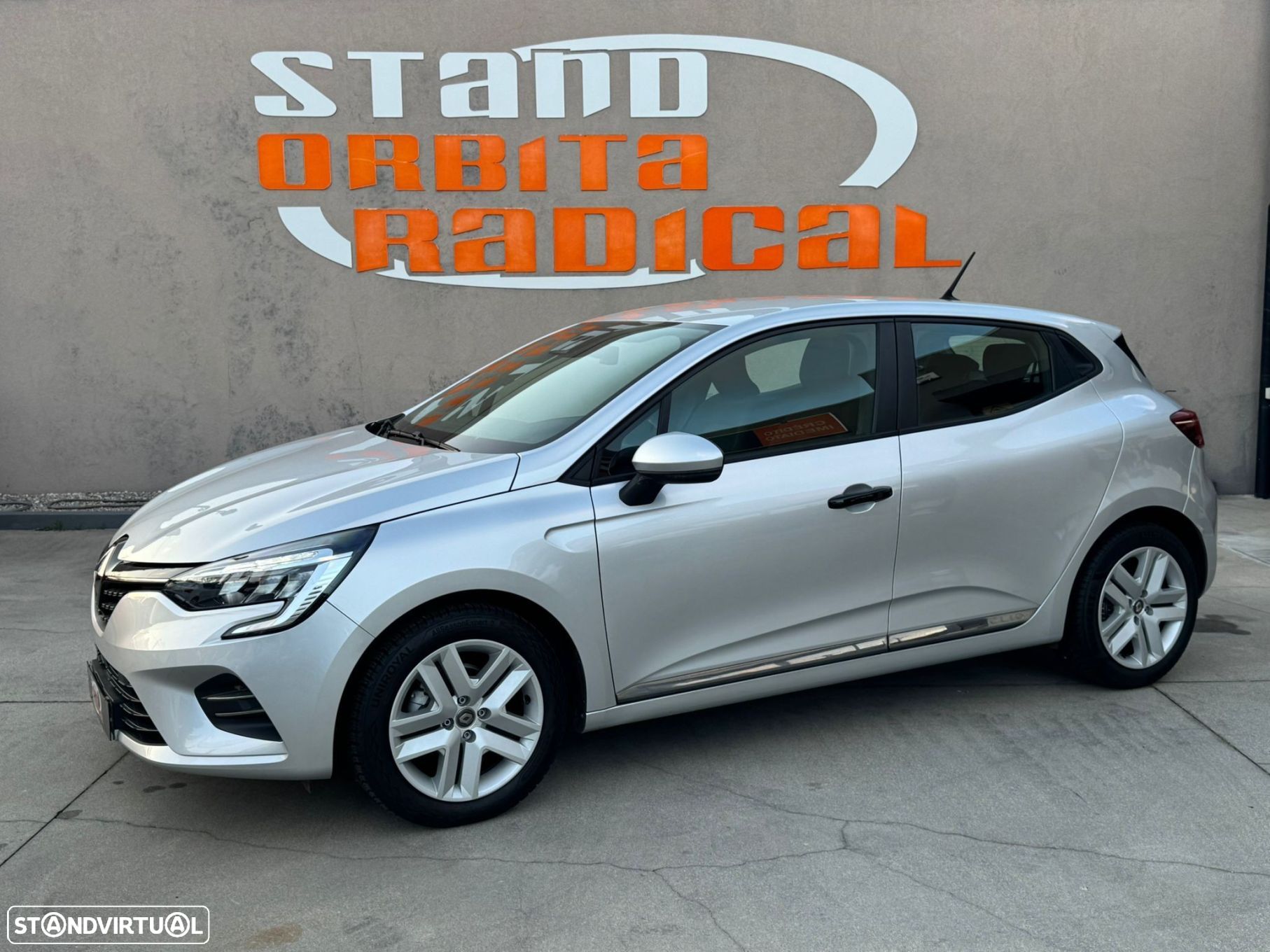 Renault Clio 1.0 TCe Exclusive - 1