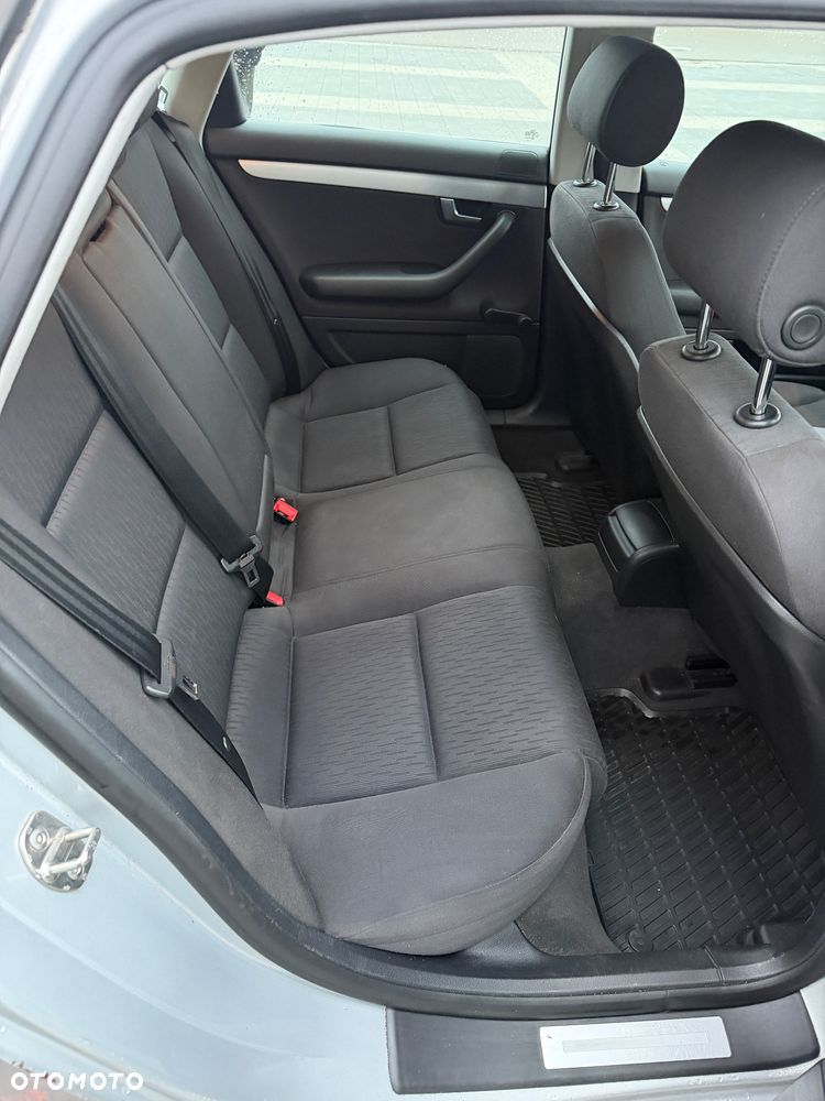 Audi A4 Avant 2.0 TDI - 23