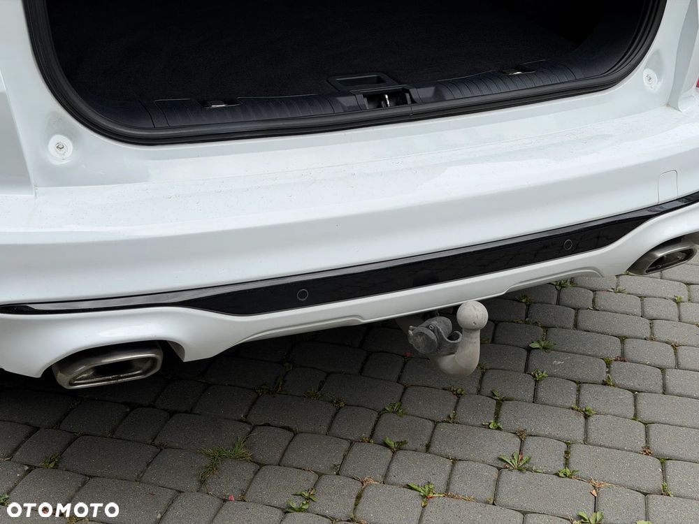 Ford Kuga 2.5 Duratec FHEV 4x4 ST-LINE X - 33