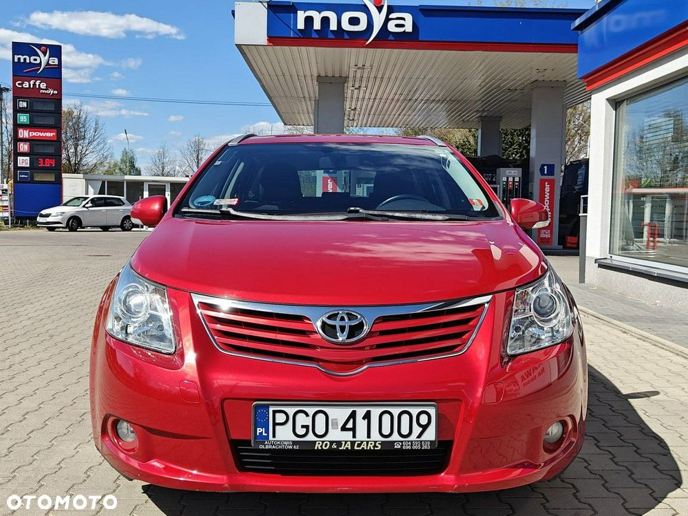 Toyota Avensis - 2