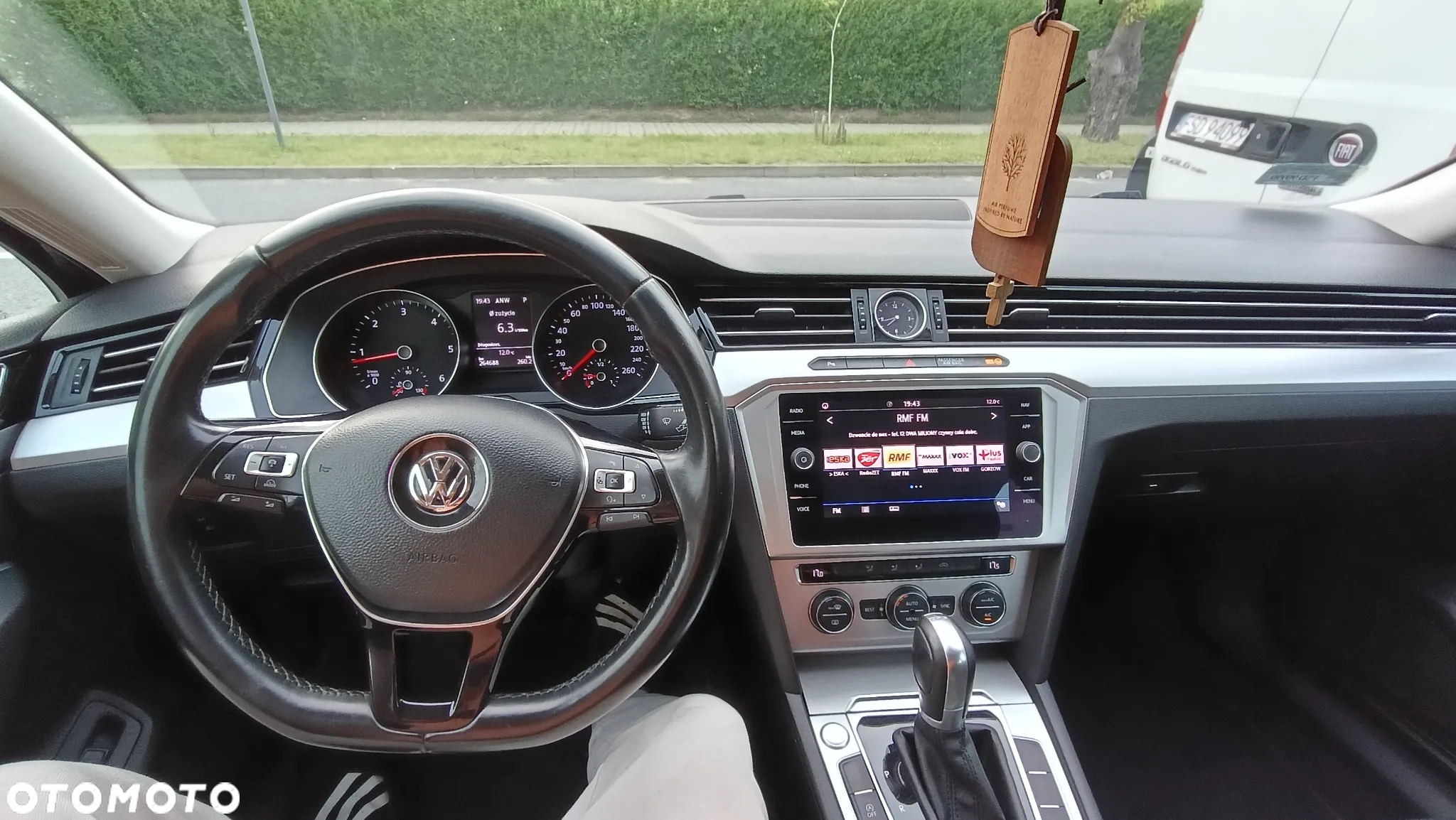 Volkswagen Passat 2.0 TDI BMT Comfortline DSG - 11