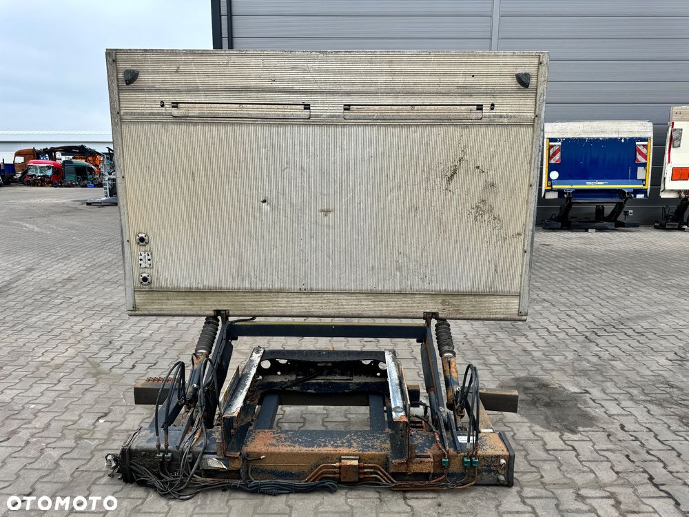 Winda, platforma, klapa załadowcza MBB Palfinger 1000K - 2