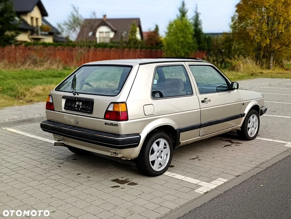 Volkswagen Golf - 6