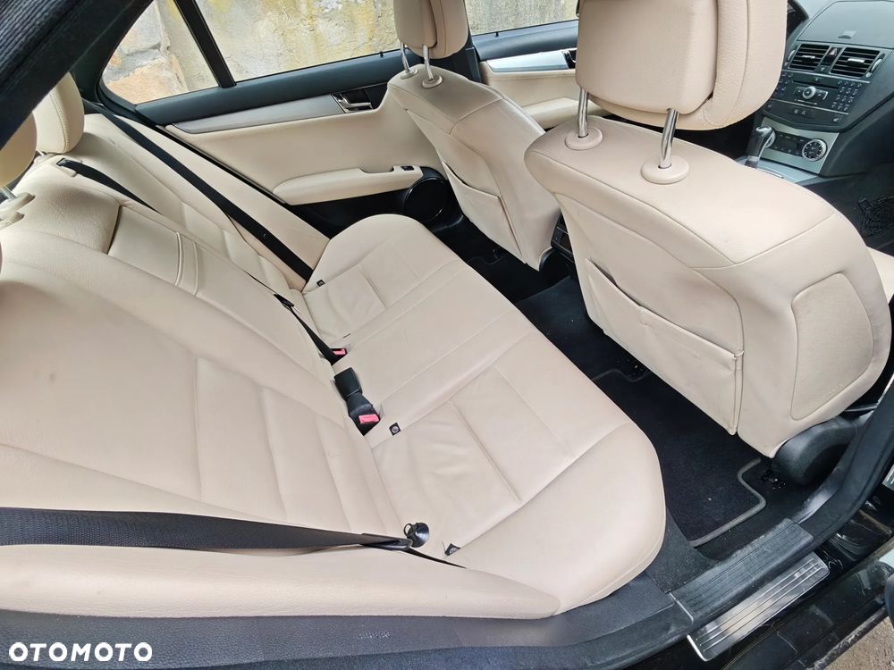 Mercedes-Benz Klasa C 250 CDI DPF (BlueEFFICIENCY) Avantgarde - 25