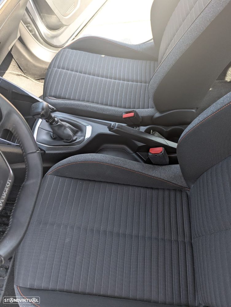 Peugeot 2008 1.2 PureTech Active Pack - 15