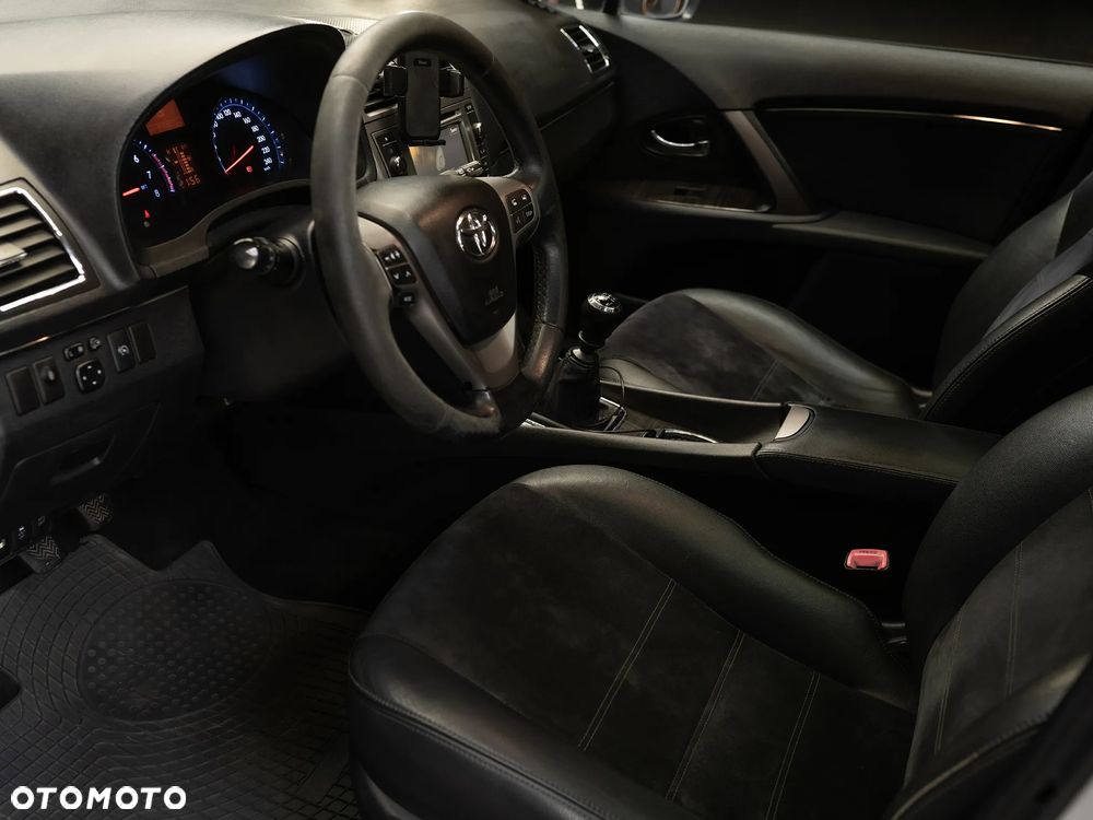 Toyota Avensis 2.0 Business Edition - 14