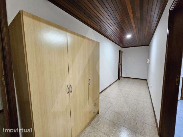 Apartamento T0 totalmente mobilado no centro de Aveiro - Grande imagem: 4/12