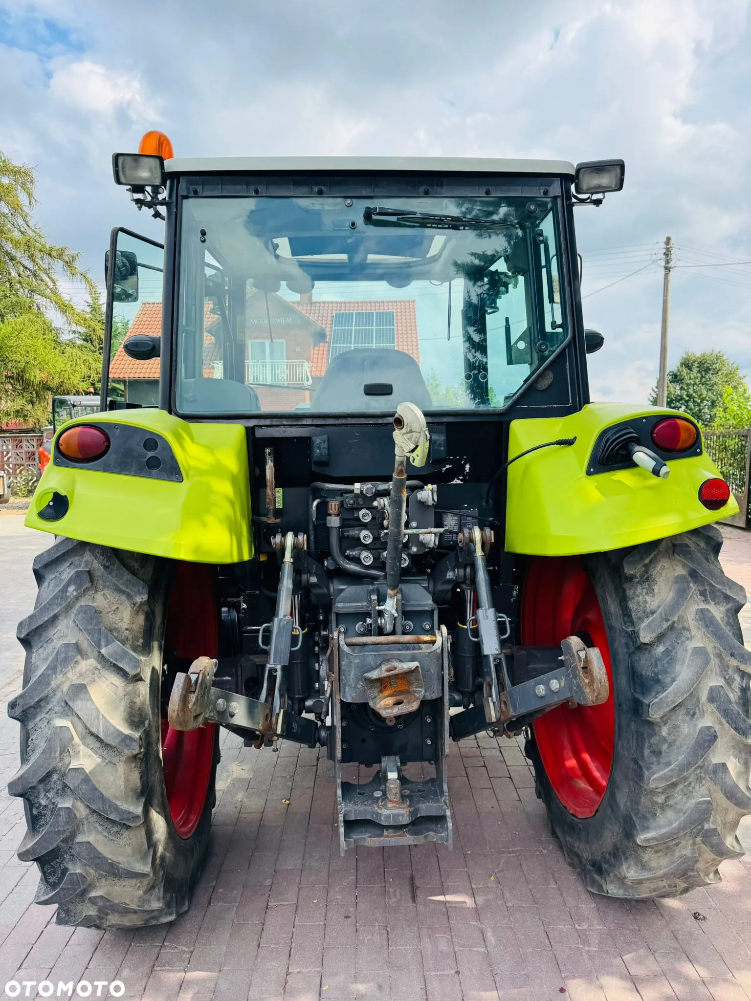 Claas Axos 330 - 5