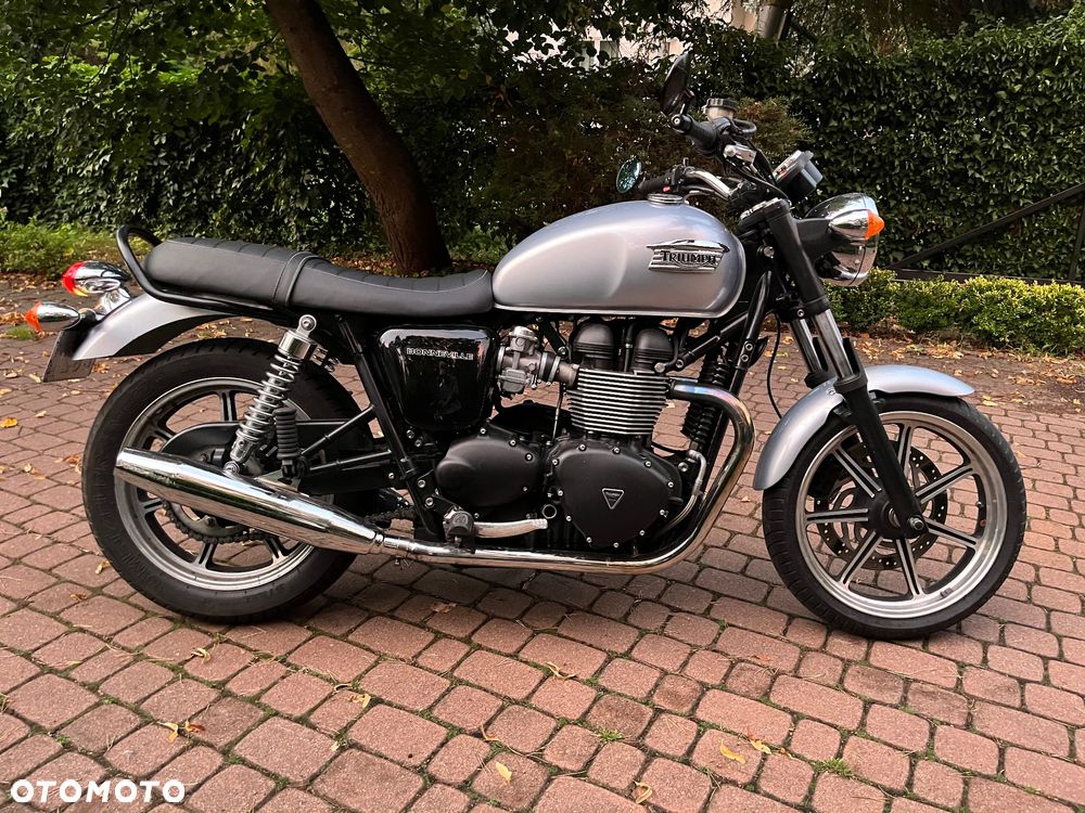 Triumph Bonneville - 5